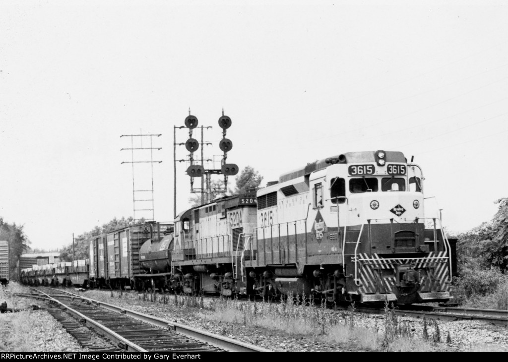 RDG GP30 #3615 & RDG Alco C424 #5204